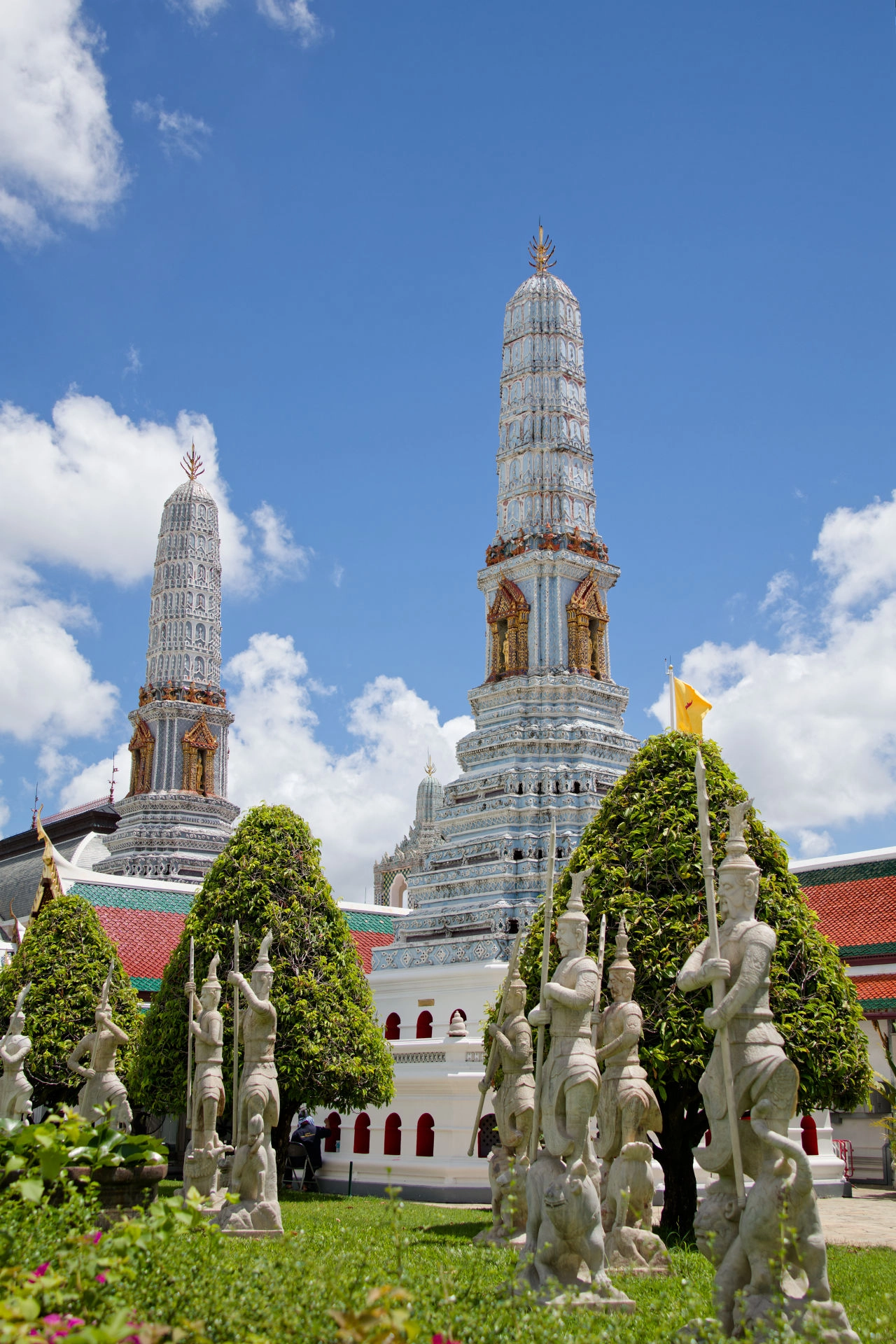Statues dans le jardin du Grand Palace