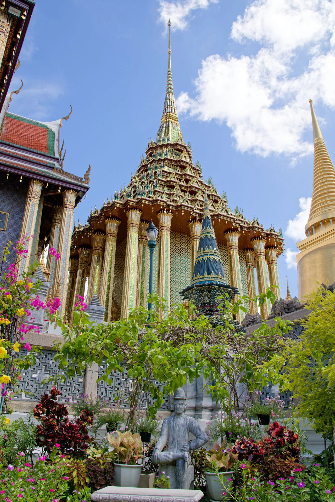 Jardin luxuriant au Grand Palace