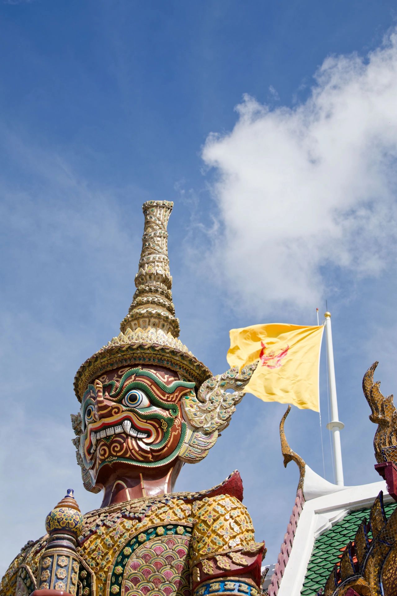 Thao Wessuwan avec les drapeaux